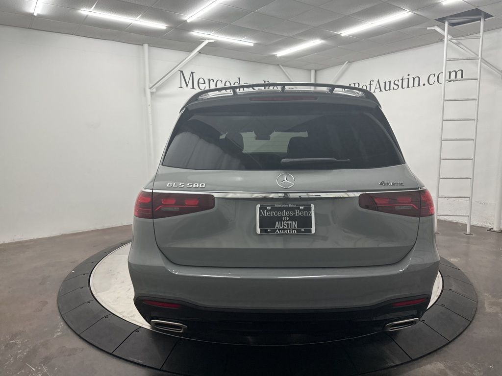 2026 Mercedes Benz GLS 580 4MATIC photo 3