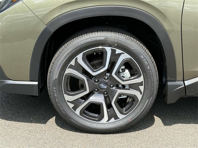 2025 Subaru Ascent Limited photo 12
