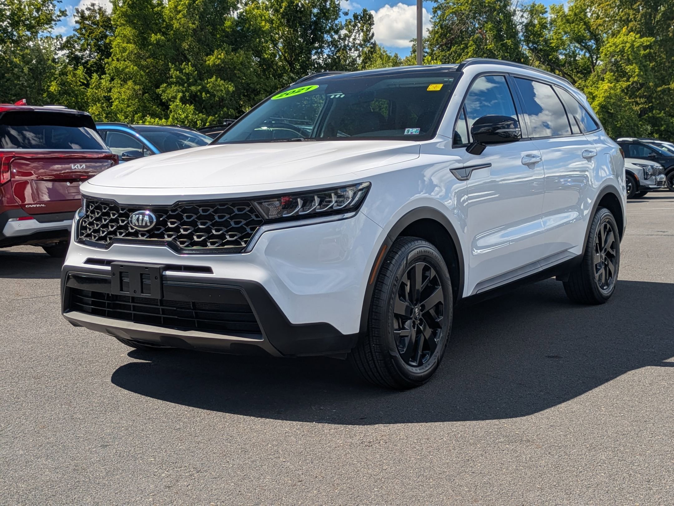 2021 Kia Sorento S photo 2