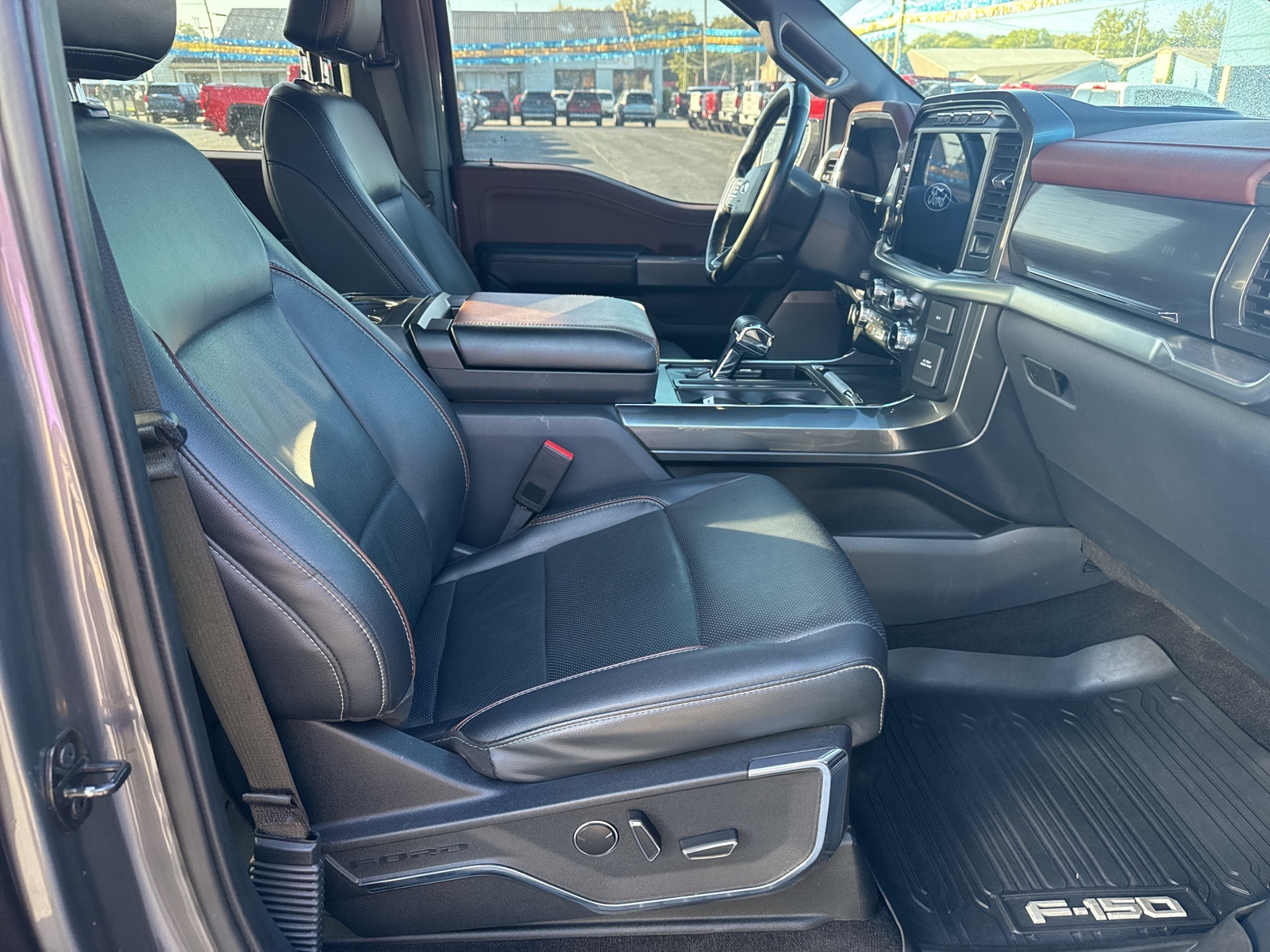 2022 Ford F-150 Lariat photo 26