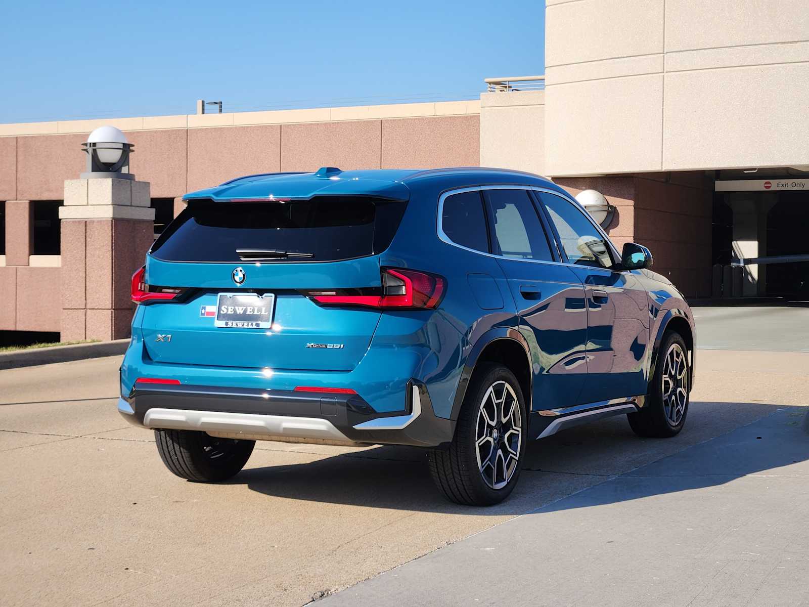 2025 Bmw X1 XDrive28i photo 4