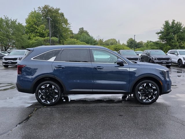 2026 Kia Sorento EX photo 8