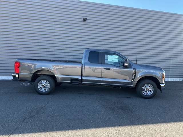 2025 Ford F-250 XL photo 2