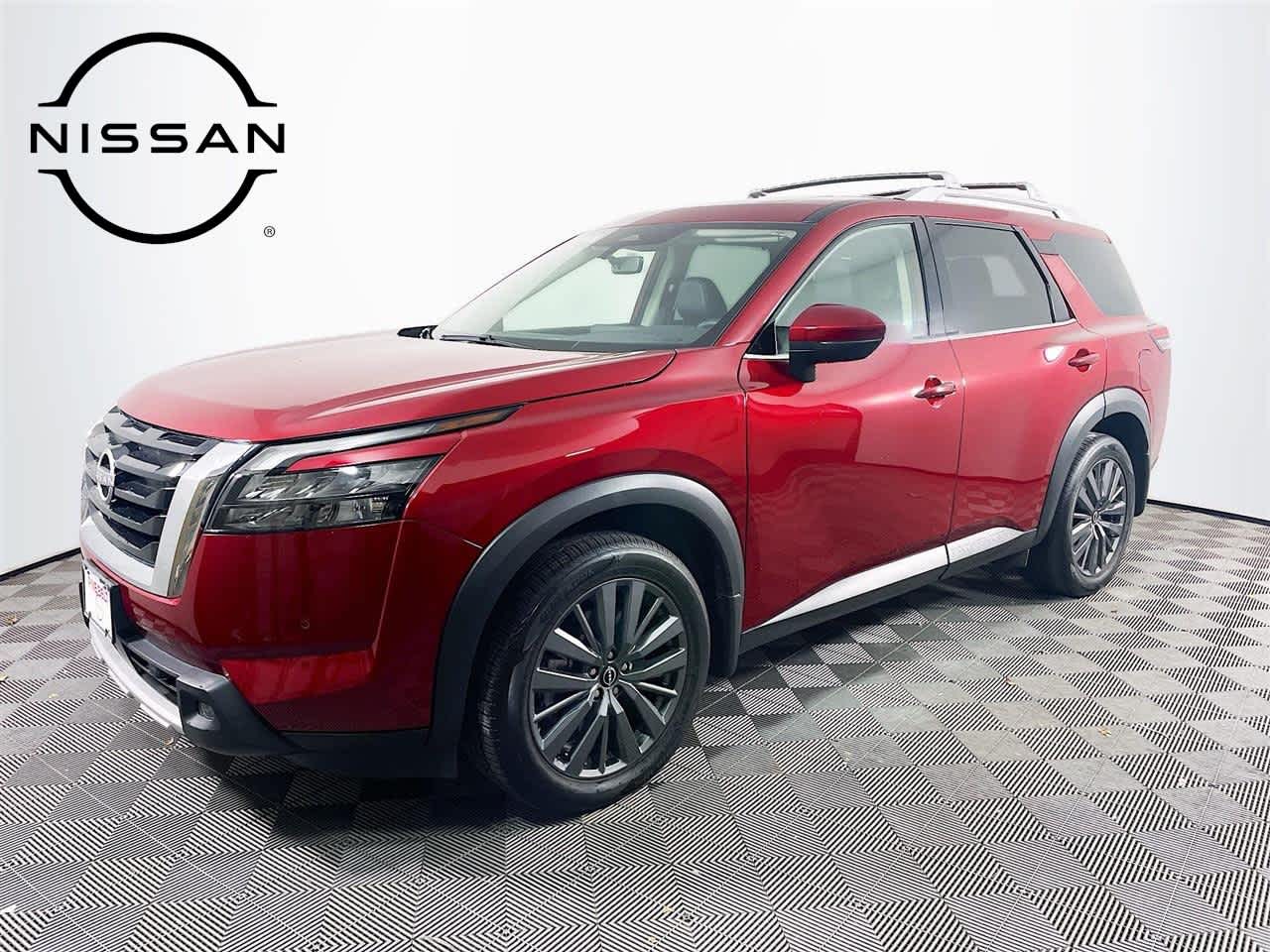 2025 Nissan Pathfinder SL's photo