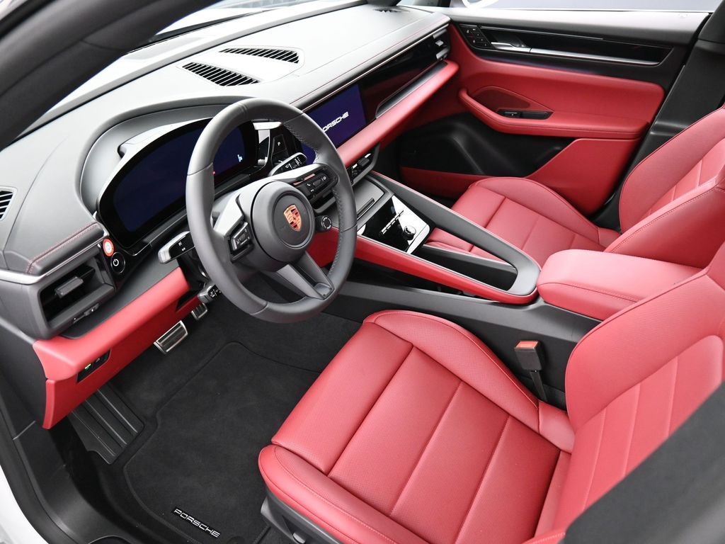 2025 Porsche Macan Electric photo 4