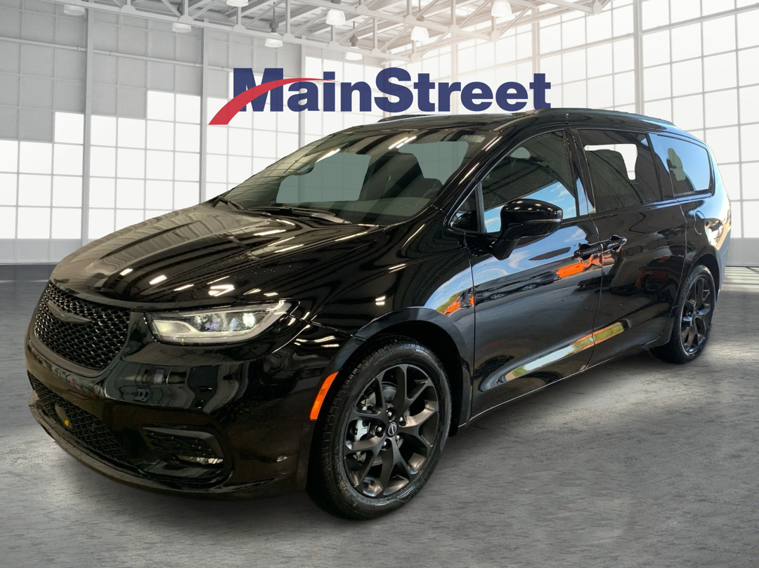 2026 Chrysler Pacifica Limited's photo