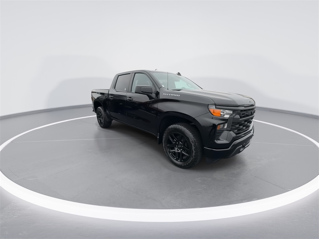 2024 Chevrolet Silverado 1500 Custom photo 2