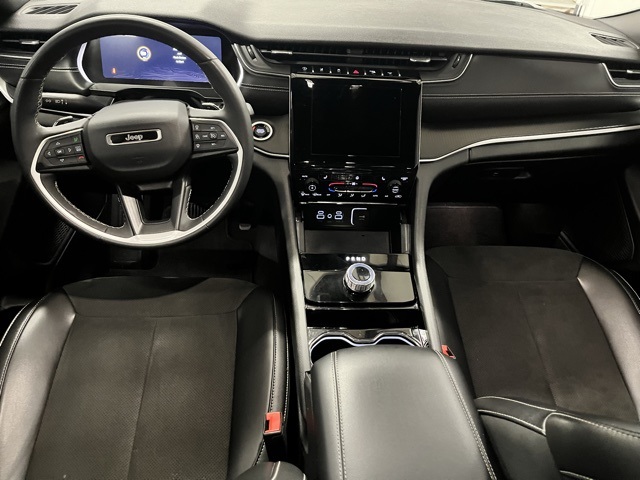 2023 Jeep Grand Cherokee Altitude photo 10