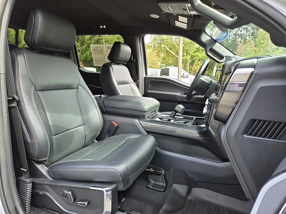 2023 Ford F-150 Lariat photo 16