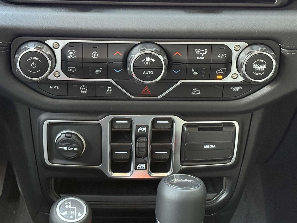 2025 Jeep Gladiator Sport photo 19