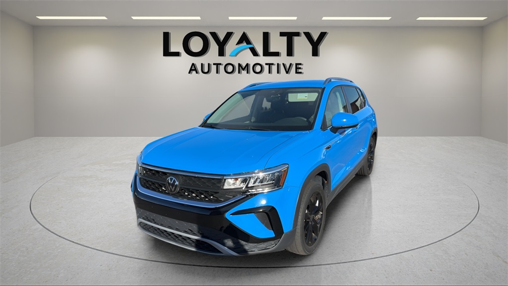 2023 Volkswagen Taos SE's photo