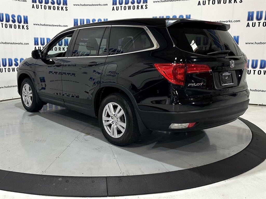 2016 Honda Pilot LX photo 4