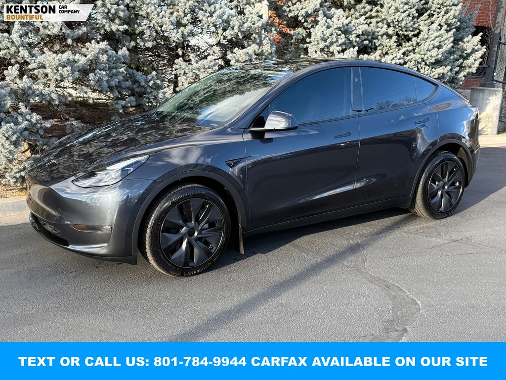 2024 Tesla Model Y Long Range's photo