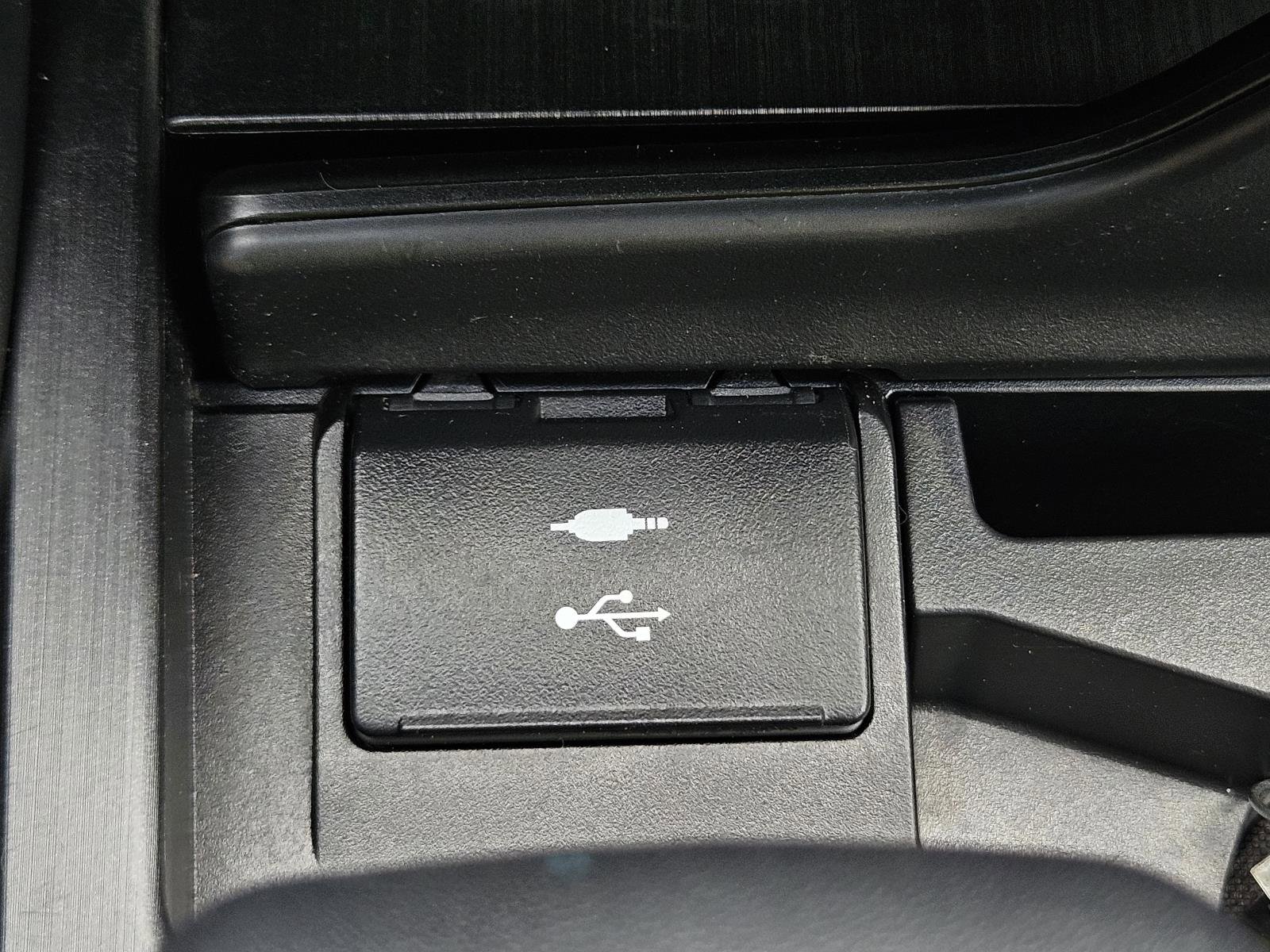 2022 Lexus ES 300h photo 24