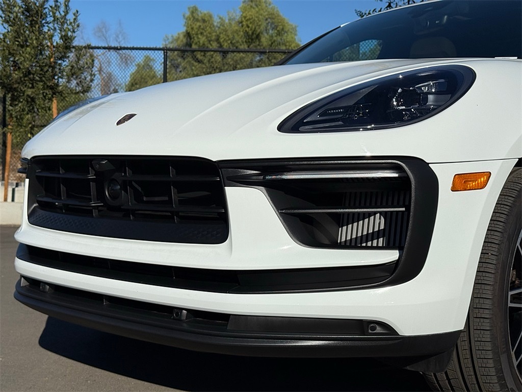 2024 Porsche Macan S photo 4