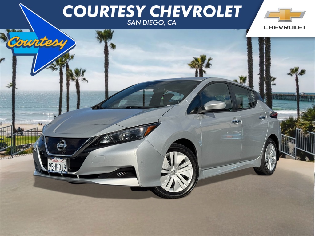 2022 Nissan Leaf S's photo