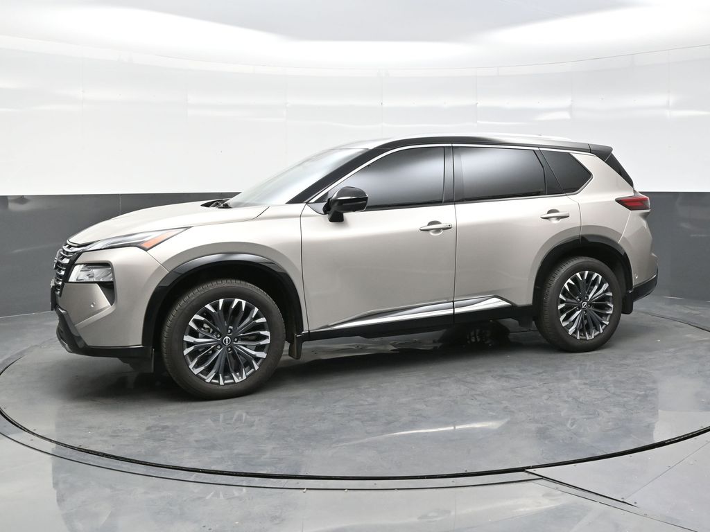 2024 Nissan Rogue Platinum photo 2