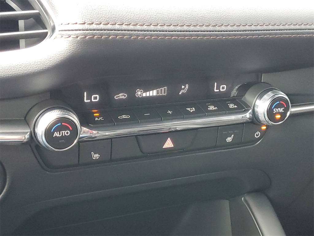 2025 Mazda Mazda3 2.5 s Preferred photo 23