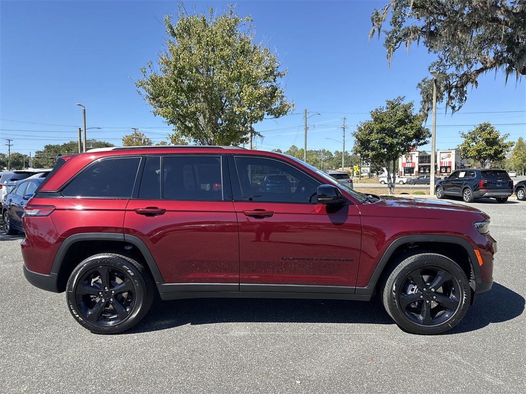 2025 Jeep Grand Cherokee Altitude X photo 2