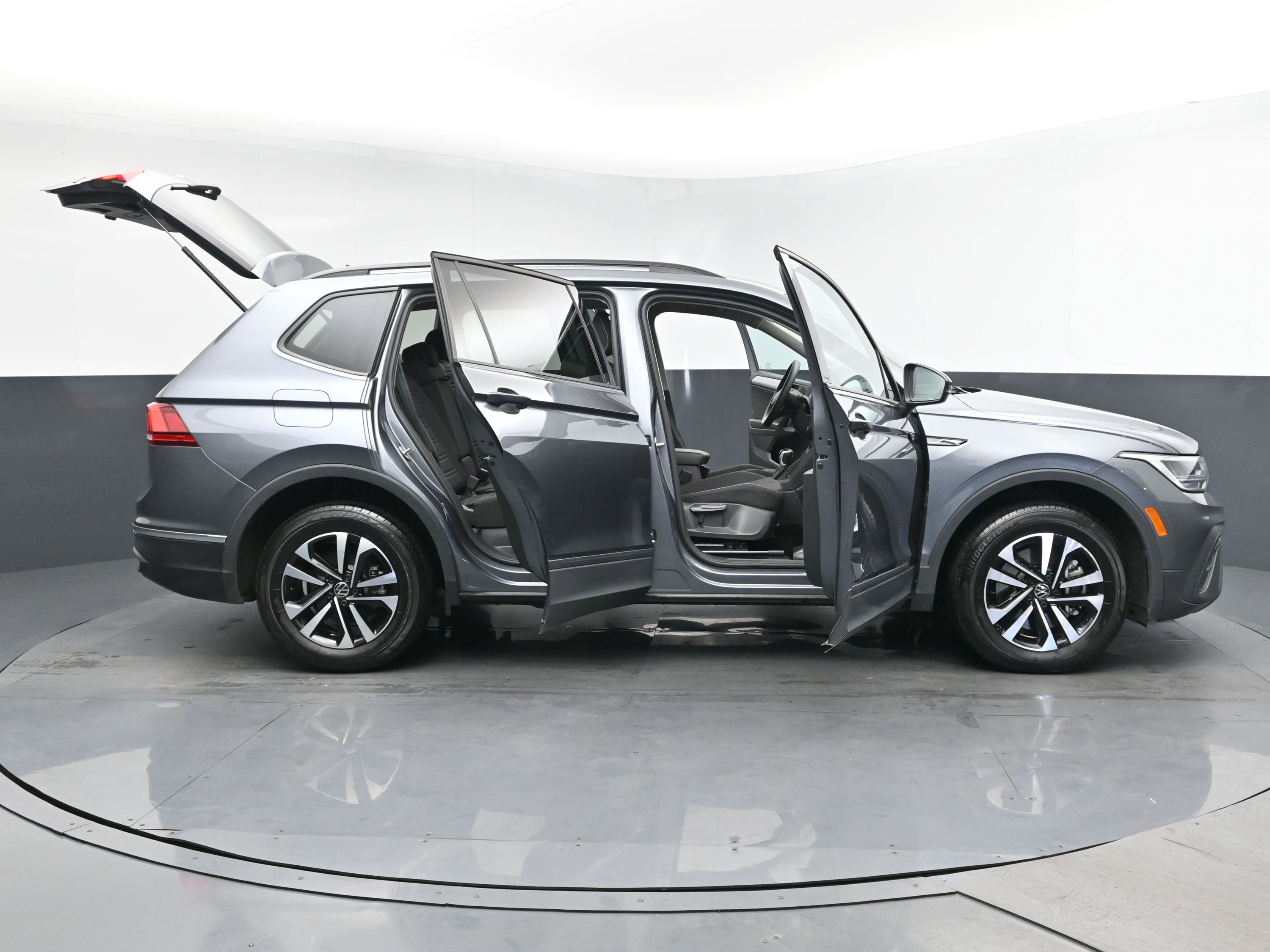 2023 Volkswagen Tiguan S photo 27