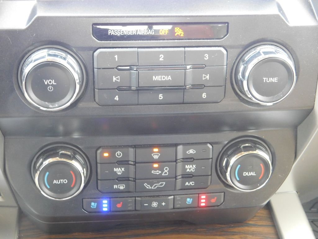 2019 Ford F-150 Lariat photo 56