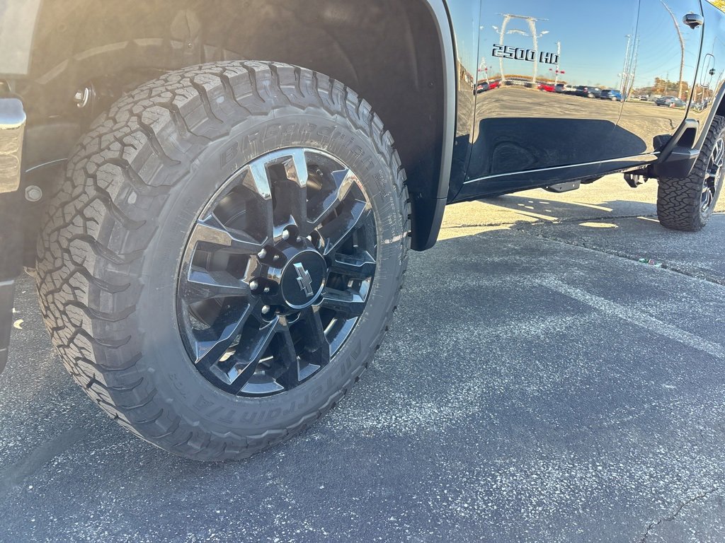 2026 Chevrolet Silverado 2500HD LTZ photo 2