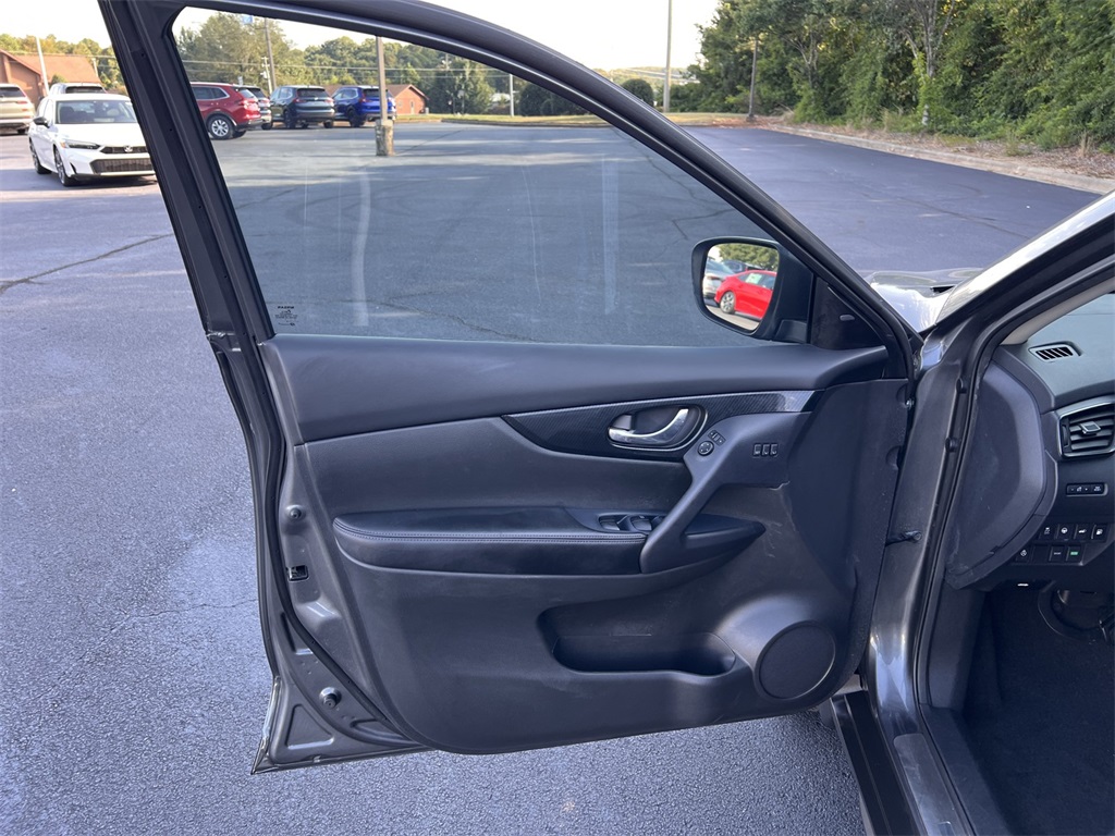 2019 Nissan Rogue SL photo 19