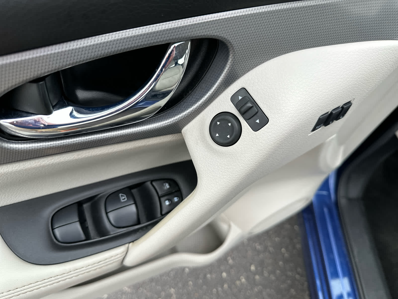 2020 Nissan Rogue Sport SL photo 11