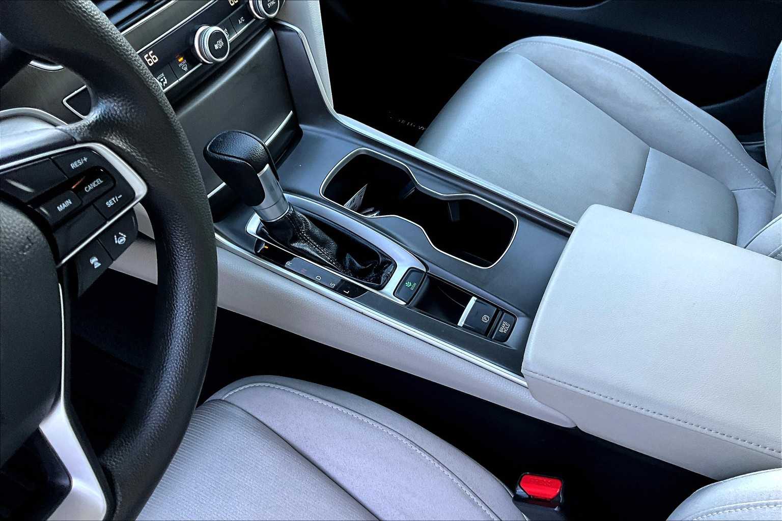 2019 Honda Accord LX 1.5T photo 14