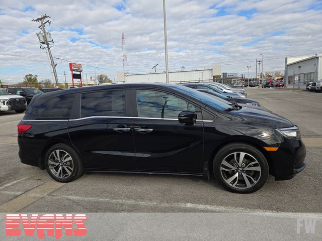 2023 Honda Odyssey Touring photo 3