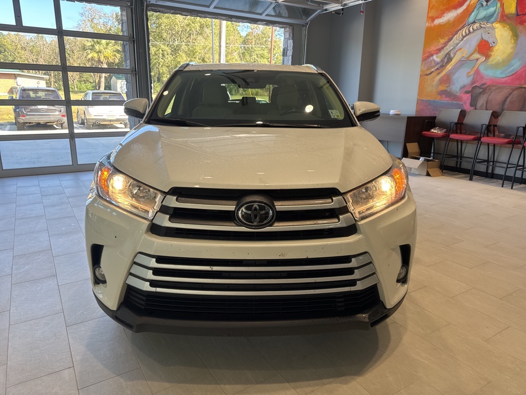 2019 Toyota Highlander XLE photo 2