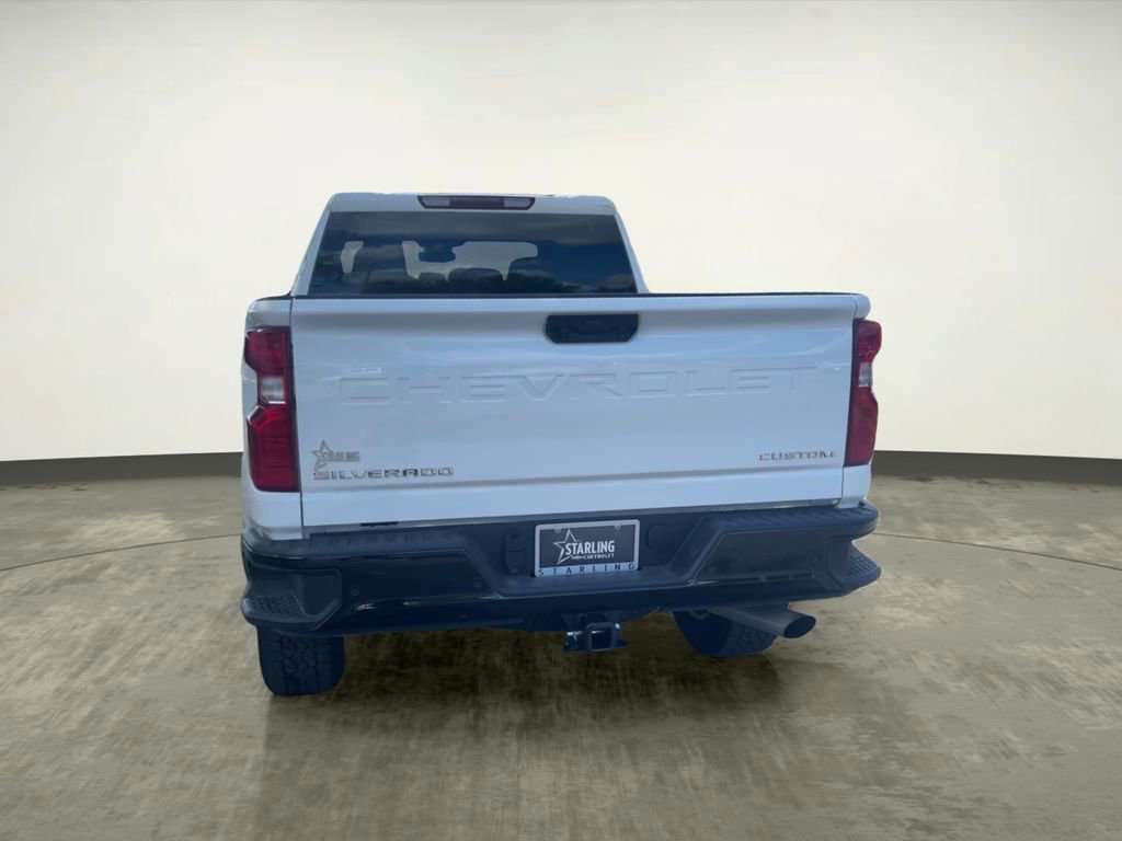 2025 Chevrolet Silverado 2500HD Custom photo 4