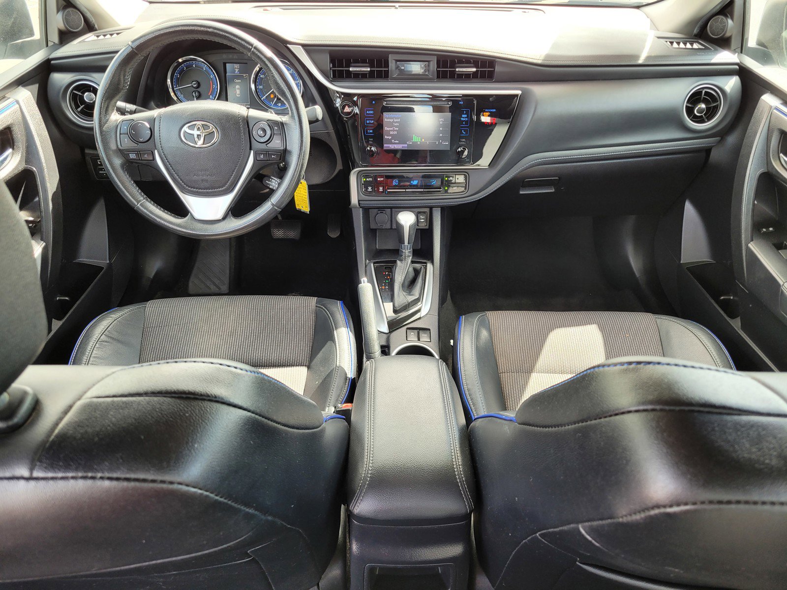 2019 Toyota Corolla XLE XSE photo 13