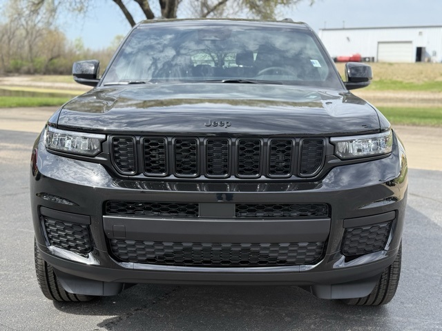 2025 Jeep Grand Cherokee Altitude X photo 2