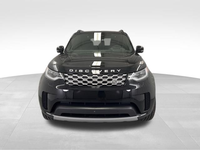 2025 Land Rover Discovery S photo 2