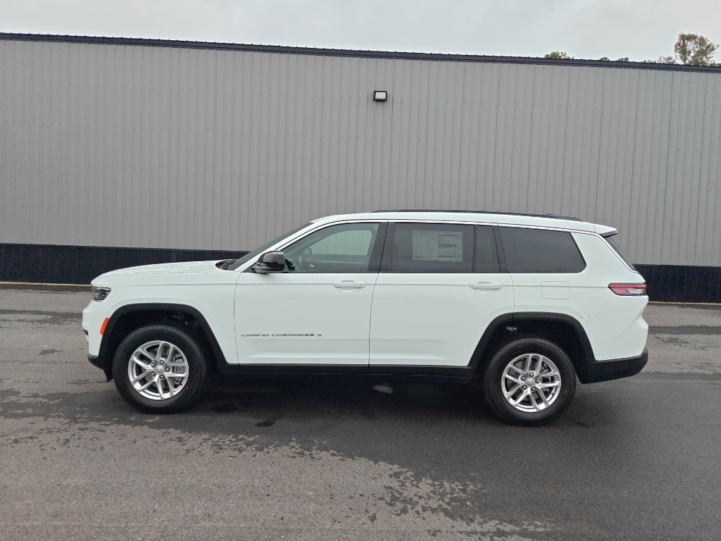2025 Jeep Grand Cherokee Laredo X photo 4