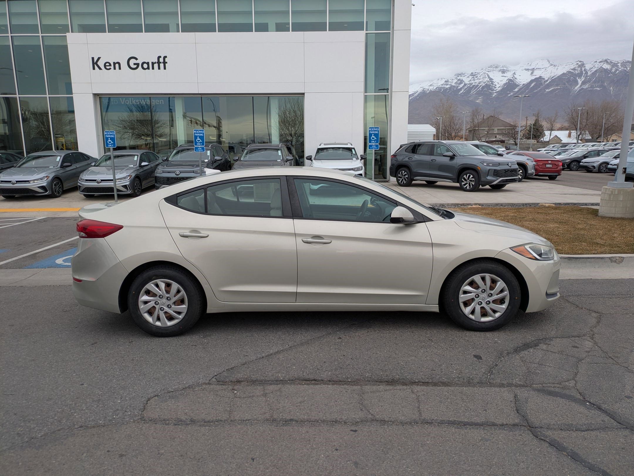 Used 2017 Hyundai Elantra SE with VIN 5NPD74LF4HH112934 for sale in Orem, UT