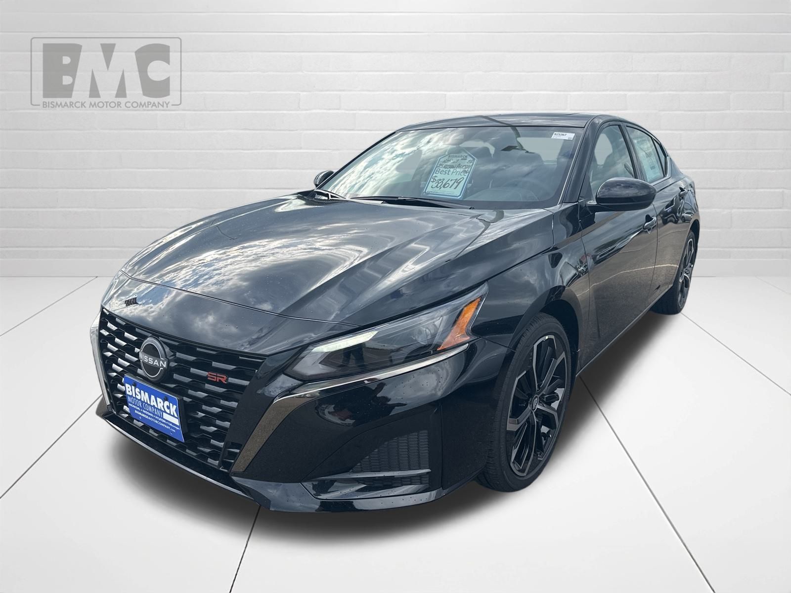 2025 Nissan Altima 2.5 SR photo 2