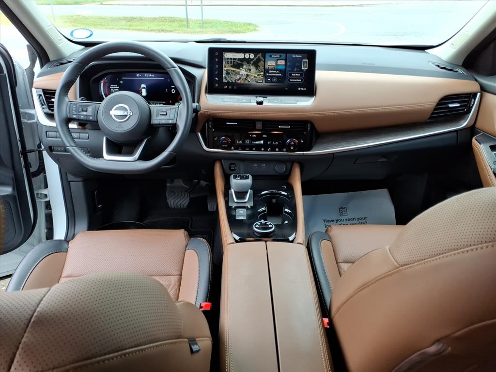 2024 Nissan Rogue Platinum photo 8