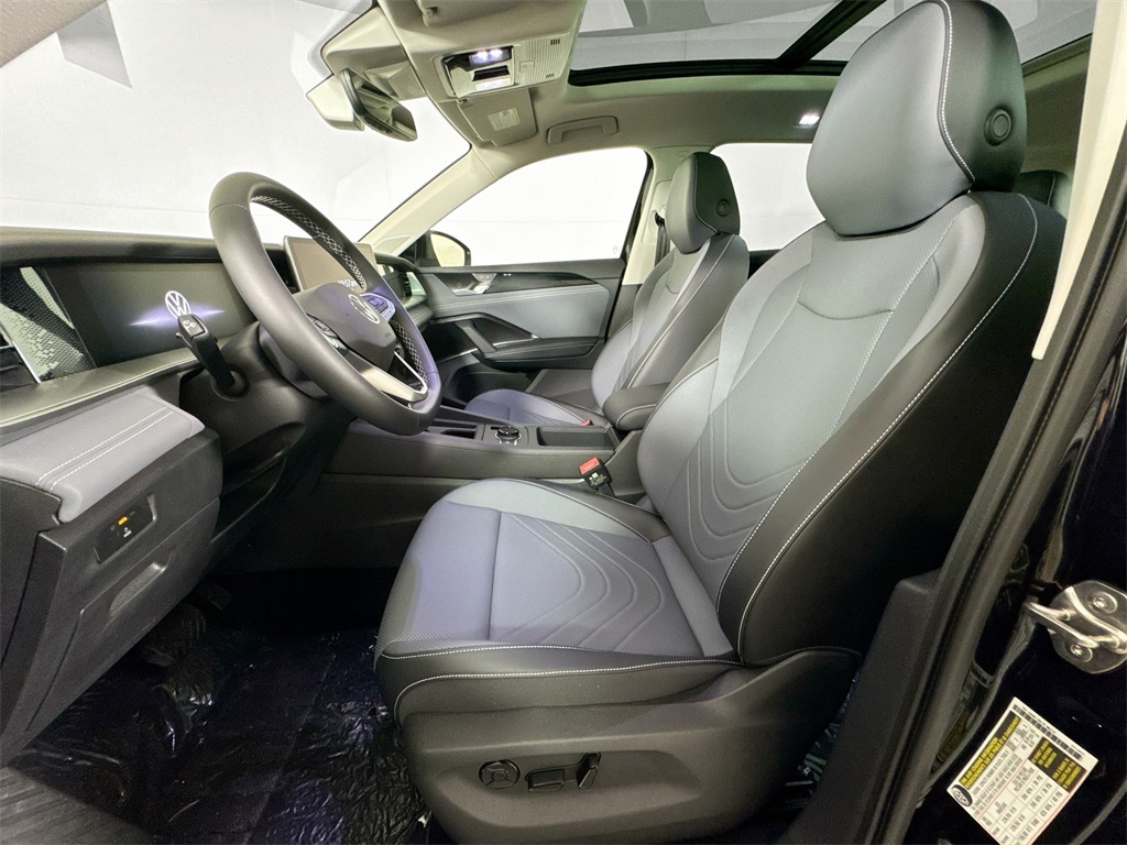2025 Volkswagen Tiguan SE photo 6