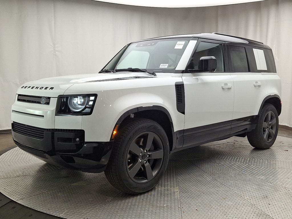 2026 Land Rover Defender X-Dynamic SE's photo