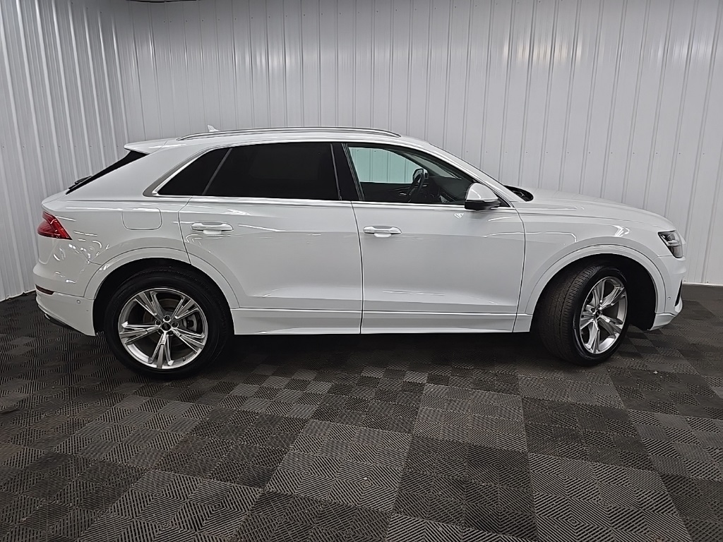 2022 Audi Q8 55 Premium photo 2