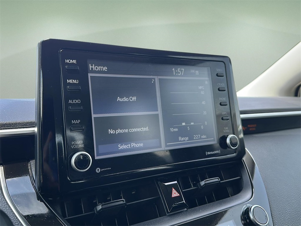 2022 Toyota Corolla LE photo 11