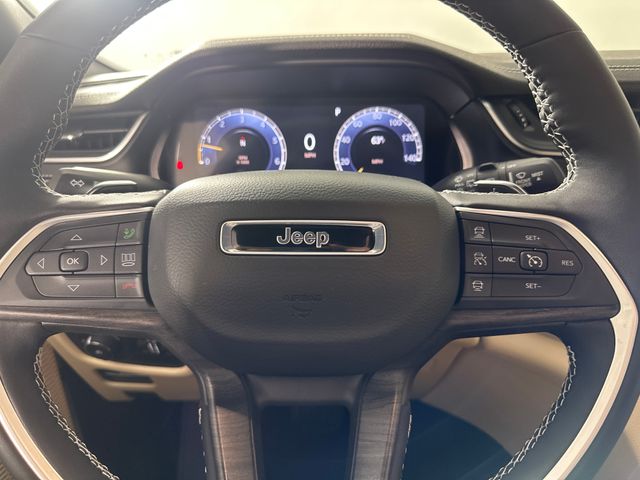 2025 Jeep Grand Cherokee Limited photo 15