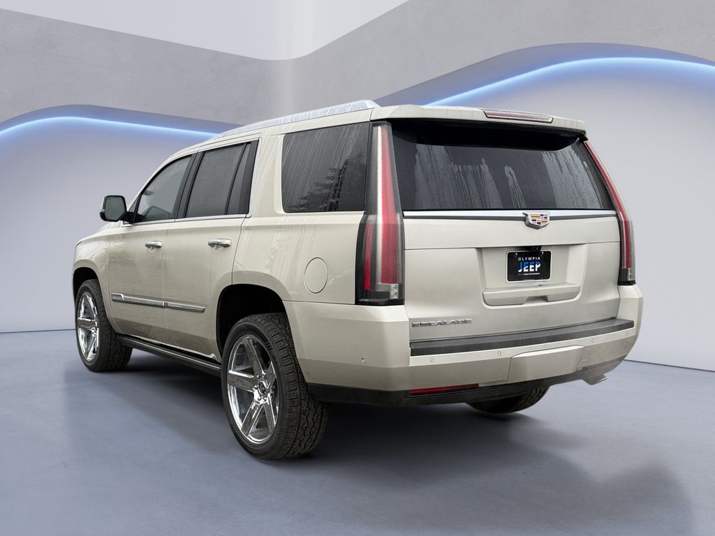 2017 Cadillac Escalade Premium Luxury photo 3