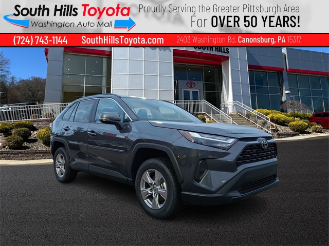 2025 Toyota RAV4 XLE's photo