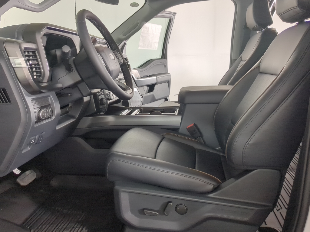 2026 Ford F-250 Lariat photo 9