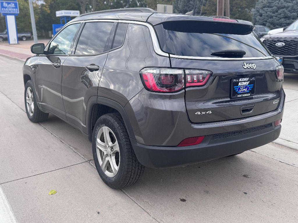 2024 Jeep Compass Latitude photo 4