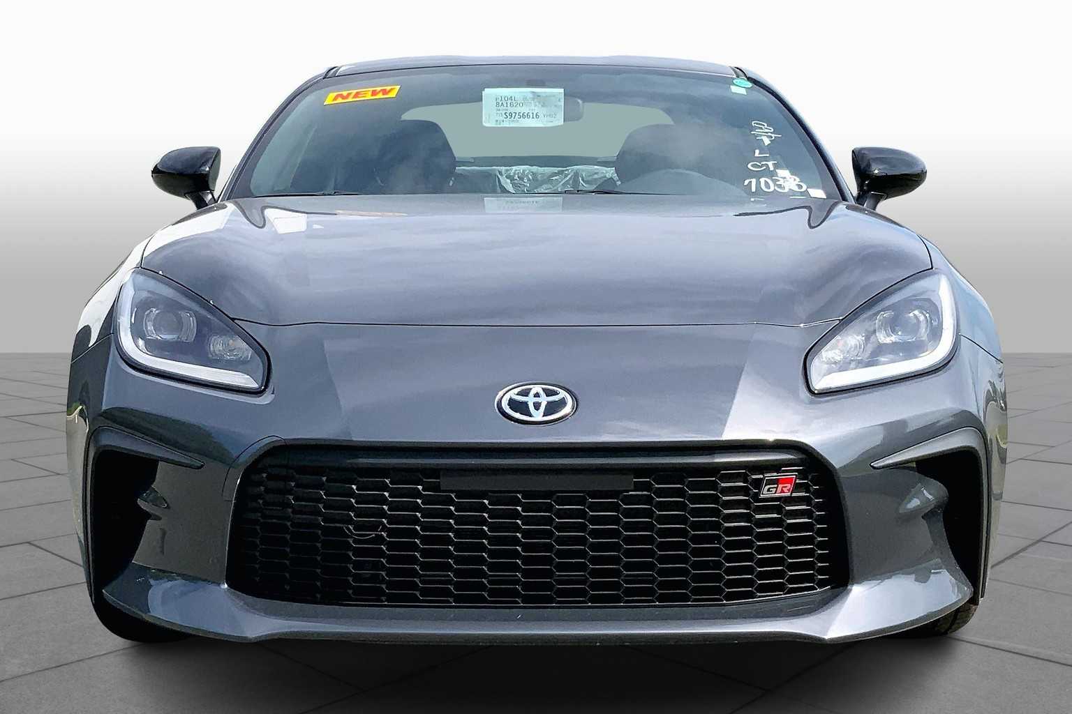 2025 Toyota GR86 photo 3