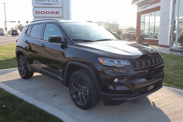 2026 Jeep Compass Limited Altitude photo 2